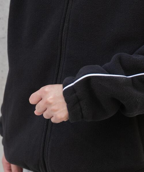 WEGO（ウィゴー）の「WEGO/フリース パイピングトラックジャケット（ブルゾン・メンズ・ブラック・MEDIUM/LARGE）」の5枚目の写真