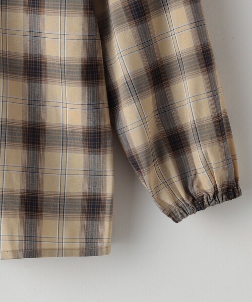 SHIPS（シップス）の「SHIPS KIDS:100～130cm / プリーツ カラー 長袖 チェック ブラウス（シャツ/ブラウス・キッズ・ベージュ・120/100/130/110）」の14枚目の写真