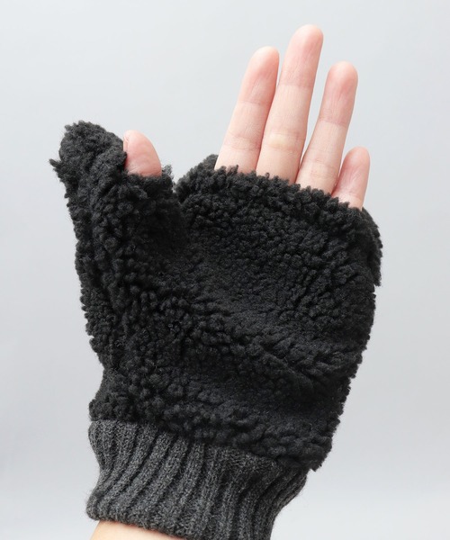 UNIVERSAL OVERALL（ユニバーサルオーバーオール）の「選べる2素材 シープボア コーデュロイ×ピーチスキン フラップ ミトングローブ（手袋・レディース・ベージュ/ブラック系その他/ブラウン系その他/ブラウン/ブラック/オフホワイト/グレー/ベージュ系その他/ホワイト系その他/ブラウン系その他2・FREE）」の21枚目の写真