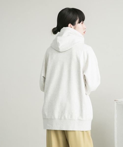 KBF(ケイビーエフ)の「ダメージBIGフーディー(パーカー・レディース・グレー/ネイビー・ONE)」の6枚目の写真