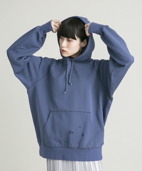 KBF(ケイビーエフ)の「ダメージBIGフーディー(パーカー・レディース・グレー/ネイビー・ONE)」の11枚目の写真