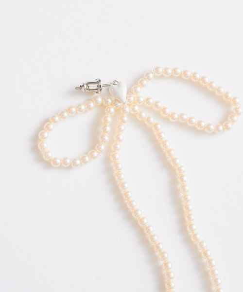 J1U by LA BELLE ETUDE（ジユウバイラベルエチュード）の「パールリボンピアス（ピアス（両耳用）・レディース・ホワイト・FREE）」の21枚目の写真