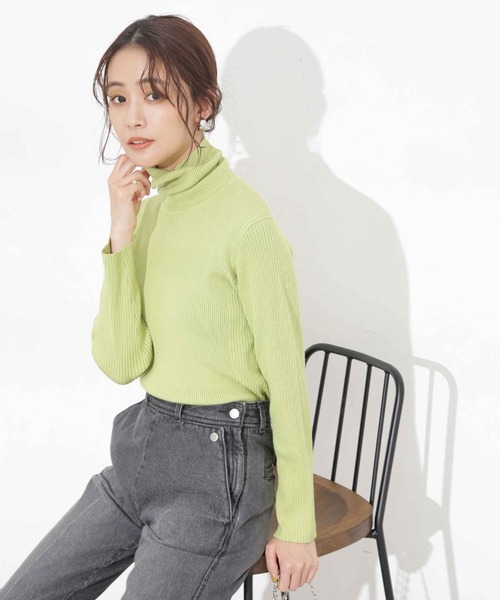 NANO universe(ナノユニバース)の「椿オイル加工リブタートルニット(ニット/セーター・レディース・ライム/ピンク/ブラック/オフホワイト・M/S)」の19枚目の写真