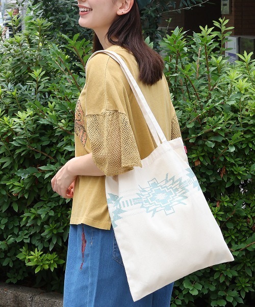 【日本未入荷】PARFOIS プリント トートバッグ ポーチ付き プリントトートバッグ（トートバッグ）｜チチカカ（チチカカ）の