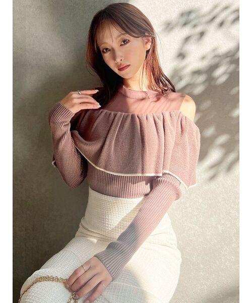 RESEXXY（リゼクシー）の「シアードッキングラッフルニットトップス（ニット/セーター・レディース・ブラック/アイボリー/モカ・FREE）」の8枚目の写真
