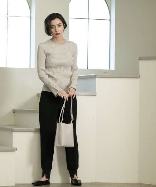 OPAQUE.CLIP（オペークドットクリップ）の「◆UV クルーネックニット【洗濯機洗い可】（ニット/セーター・レディース・ホワイト/ライトイエロー系/グレー/ブラック・36/38/40/42）」の6枚目の写真