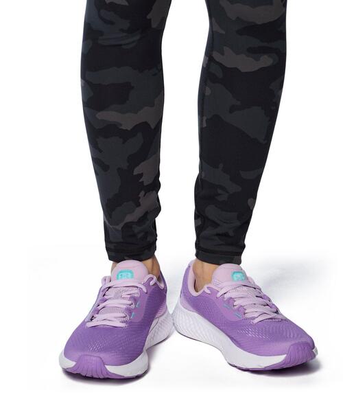 UNDER ARMOUR(アンダーアーマー)の「UAチャージド ローグ4(ランニング/レディース)(スニーカー・レディース・ブラック×パープル・24.5cm/23.5cm/25.5cm/25.0cm/24.0cm/22.5cm/23.0cm)」の6枚目の写真