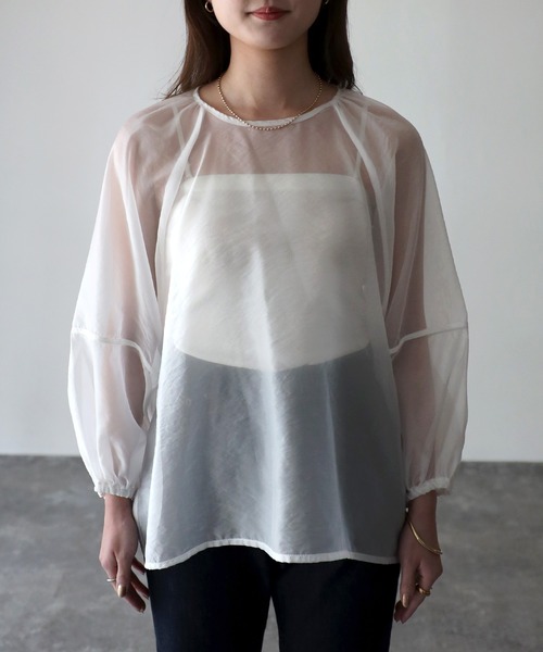 Riberry(リベリー)の「ランタンスリーブシアーブラウス(シャツ/ブラウス・レディース・オフホワイト/ブラック/グレイッシュベージュ/グレー・FREE)」の7枚目の写真