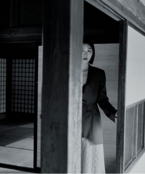 FETICO(フェティコ)の「【FETICO/フェティコ】別注 OPEN BACK TAILORED JACKET/オープンバックテーラードジャケット/ノーカラージャケット(ノーカラージャケット・レディース・グレー/ブラック・2/1)」の17枚目の写真