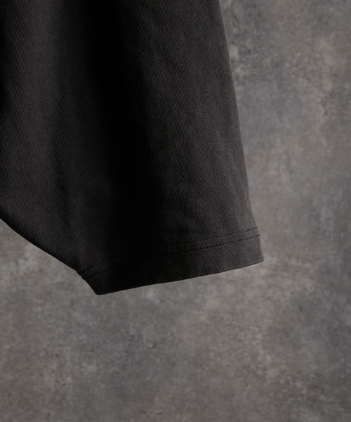 ADRER(アドラー)の「【24AW】extra quality wide sleeve long-T / エクストラクオリティワイドスリーブロンT(Tシャツ/カットソー・メンズ・ホワイト/ホワイト×ブラック/ブラック/チャコールグレー・XX-SMALL/X-SMALL/SMALL/MEDIUM/LARGE)」の22枚目の写真