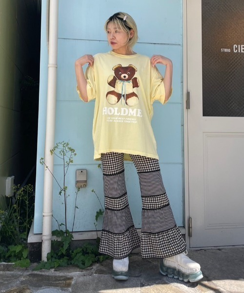 Candy Stripper（キャンディストリッパー）の「HOLD ME BIG Tシャツ（Tシャツ/カットソー・レディース・オフホワイト/ブラック/イエロー・2）」の12枚目の写真