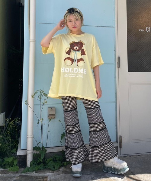 Candy Stripper（キャンディストリッパー）の「HOLD ME BIG Tシャツ（Tシャツ/カットソー・レディース・オフホワイト/ブラック/イエロー・2）」の13枚目の写真