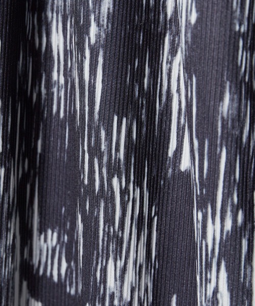 Theater code(シアターコード)の「gradation pleats pants / グラデーション プリーツ パンツ(スラックス・メンズ・ブラック・3/2)」の6枚目の写真