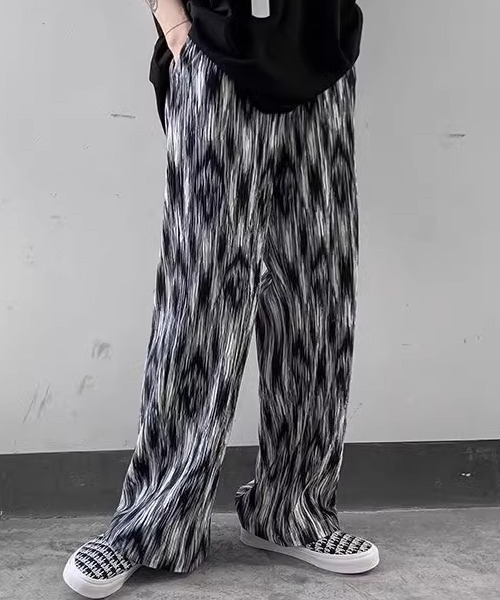 Theater code(シアターコード)の「gradation pleats pants / グラデーション プリーツ パンツ(スラックス・メンズ・ブラック・3/2)」の9枚目の写真