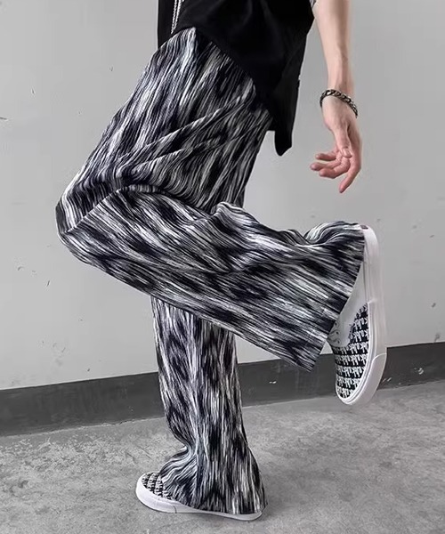 Theater code(シアターコード)の「gradation pleats pants / グラデーション プリーツ パンツ(スラックス・メンズ・ブラック・3/2)」の11枚目の写真