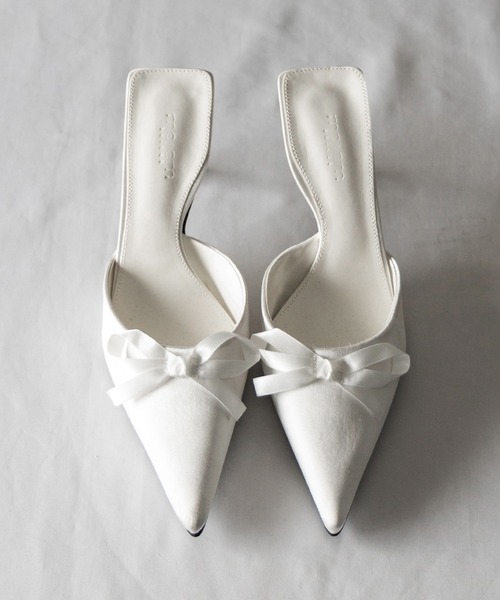 me+em select(ミームセレクト)の「【 2color 】サテンリボンポインテッドトゥバレエコアミュール / satin ribbon pointed toe ballet core mules(パンプス・レディース・アイボリー/ブラック・36/37/38/39)」の1枚目の写真