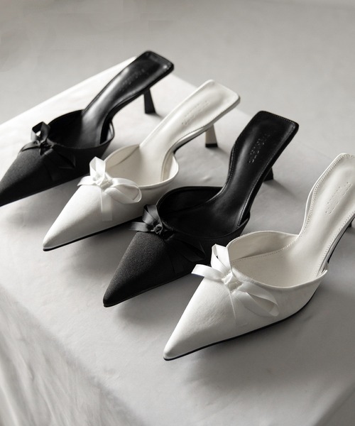 me+em select(ミームセレクト)の「【 2color 】サテンリボンポインテッドトゥバレエコアミュール / satin ribbon pointed toe ballet core mules(パンプス・レディース・アイボリー/ブラック・36/37/38/39)」の2枚目の写真