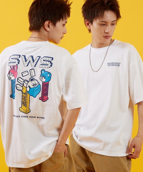 SIDEWAY STANCE(サイドウェイスタンス)の「【SIDEWAY STANCE】オリジナル グラフィック プリント 半袖Tシャツ(Tシャツ/カットソー・メンズ・ホワイト系3/ホワイト系/ブラック/レッド系1/ホワイト系1/グレー/グレー系/ブラック系/レッド系3/グレー系3/ブラック系3/ホワイト/レッド/グレー系1/ブラック系1/ホワイト系4/レッド系4/ブラック系4/ブラック系2/ホワイト系2/グレー系2/レッド系2/パープル系/ホワイト系6/レッド系6/ホワイト系5/ブラック系5/グレー系5/ブラック系6/ホワイト系7/ブラック系7/パープル系7・MEDIUM/SMALL/X-LARGE/LARGE)」の2枚目の写真