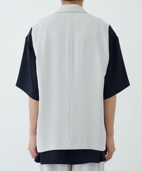 CULLNI（クルニ）の「STUDIOUS別注 NOSLEEVE JACKET（ベスト・メンズ・グレイッシュベージュ・1/2）」の6枚目の写真