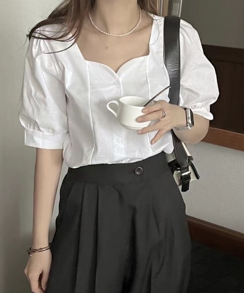 Diosfront(ディオスフロント)の「スクエアネックパフスリーブシャツブラウス(シャツ/ブラウス・レディース・ホワイト/ブラック・L/M/XL)」の5枚目の写真