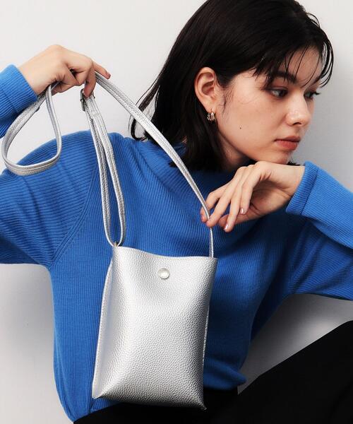 OPAQUE.CLIP（オペークドットクリップ）の「【軽量／長さ調整可能】シュリンク合皮ミニショルダーバッグ（ショルダーバッグ・レディース・シルバー/チャコールグレー/ブラック/ベージュ・00）」の16枚目の写真