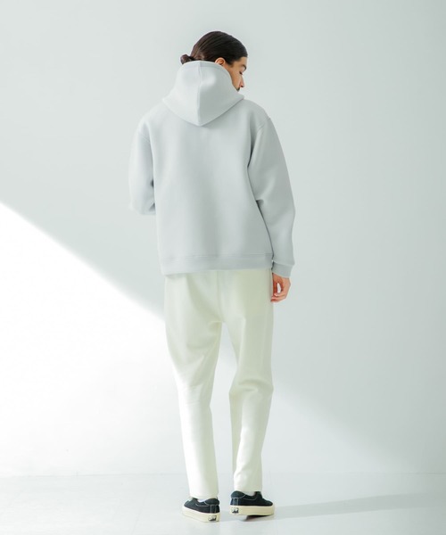 URBAN RESEARCH Sonny Label(アーバンリサーチサニーレーベル)の「ダンボールニットプルオーバーパーカー(パーカー・メンズ・ライトカーキ/チャコールグレー/グレー系その他・MEDIUM/LARGE/X-LARGE)」の16枚目の写真