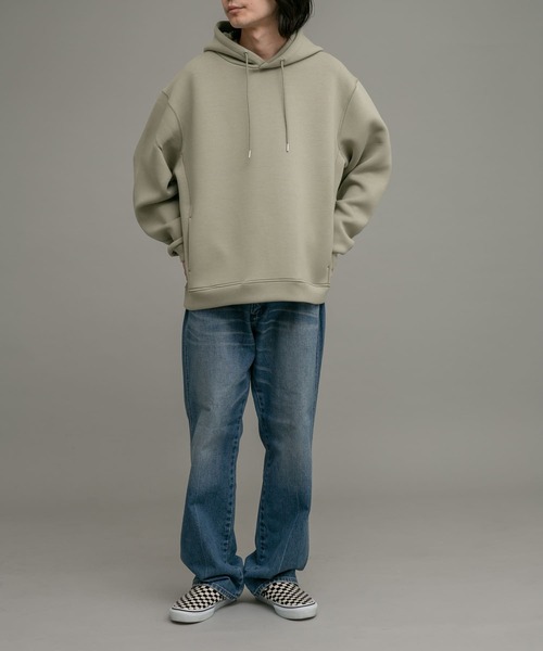 URBAN RESEARCH Sonny Label(アーバンリサーチサニーレーベル)の「ダンボールニットプルオーバーパーカー(パーカー・メンズ・ライトカーキ/チャコールグレー/グレー系その他・MEDIUM/LARGE/X-LARGE)」の11枚目の写真