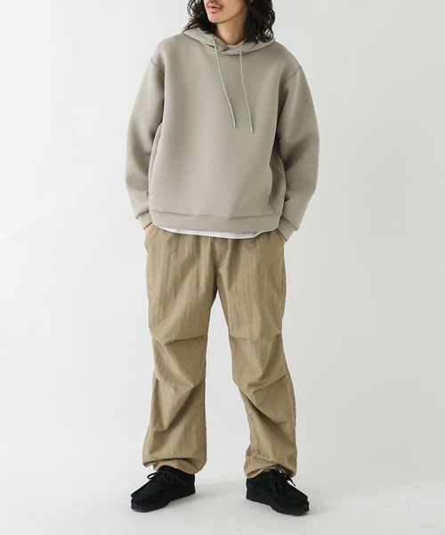 URBAN RESEARCH Sonny Label(アーバンリサーチサニーレーベル)の「ダンボールニットプルオーバーパーカー(パーカー・メンズ・ライトカーキ/チャコールグレー/グレー系その他・MEDIUM/LARGE/X-LARGE)」の6枚目の写真