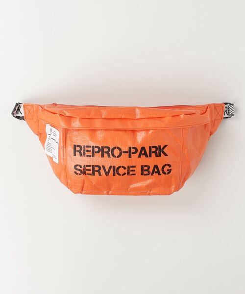 TATRAS CONCEPT STORE(タトラスコンセプトストア)の「REPRO PARK(リプロパーク) Body Bag(ボディバッグ/ウエストポーチ・レディース・アイボリー/ブラック/イエロー/オレンジ/パープル/ネイビー/グリーン/ホワイト・F)」の8枚目の写真