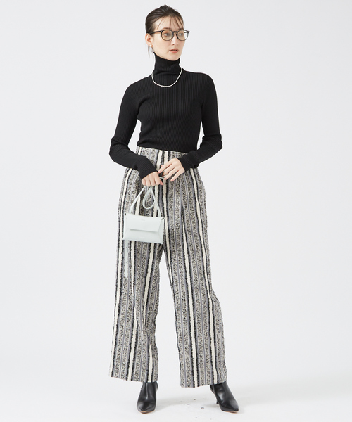 qualite(カリテ)の「【日本製】シームレスタートルニット(ニット/セーター・レディース・ブルー/ブラック/その他・フリー)」の4枚目の写真