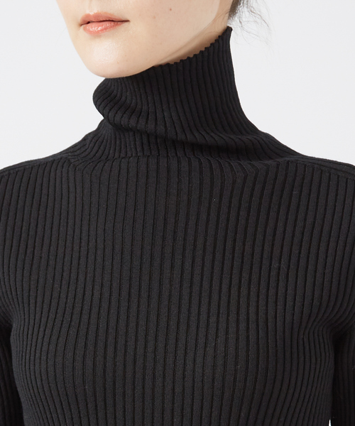 qualite(カリテ)の「【日本製】シームレスタートルニット(ニット/セーター・レディース・ブルー/ブラック/その他・フリー)」の9枚目の写真