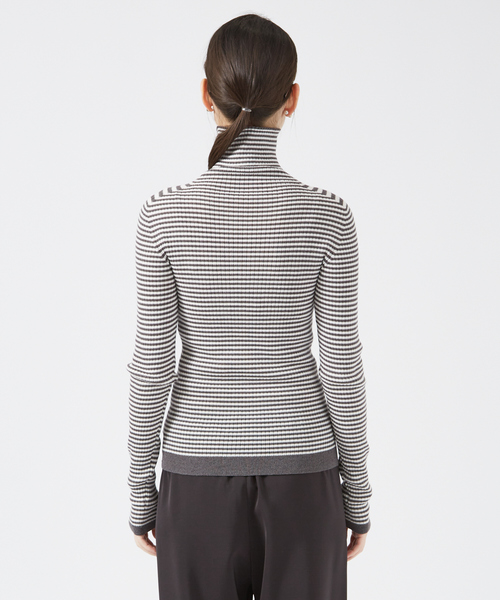 qualite(カリテ)の「【日本製】シームレスタートルニット(ニット/セーター・レディース・ブルー/ブラック/その他・フリー)」の15枚目の写真