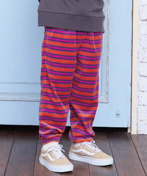 BIG FIELD(ビッグフィールド)の「先染めボーダーベロアスウェットパンツ(スウェットパンツ・キッズ・サンドベージュ/オレンジ/ライトブルー・80/90/95/100/110/120/130/140/150)」の1枚目の写真