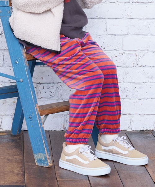 BIG FIELD(ビッグフィールド)の「先染めボーダーベロアスウェットパンツ(スウェットパンツ・キッズ・サンドベージュ/オレンジ/ライトブルー・80/90/95/100/110/120/130/140/150)」の5枚目の写真