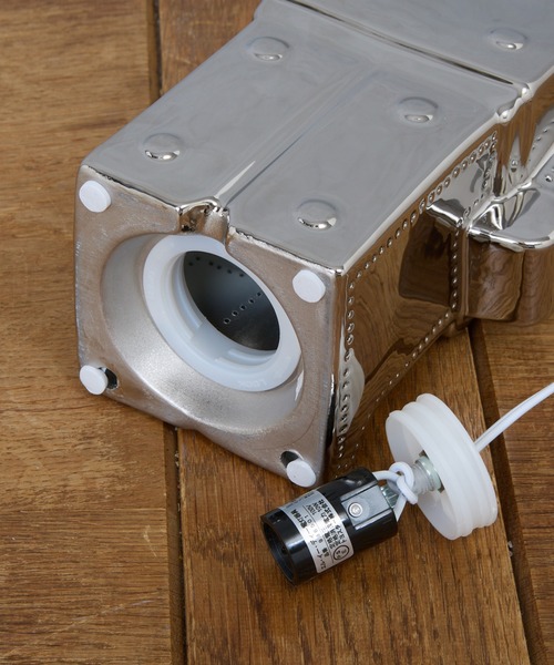 PORCELAIN LIGHT CHROME（照明）｜BIRTHDAY BAR（バースデイバー）