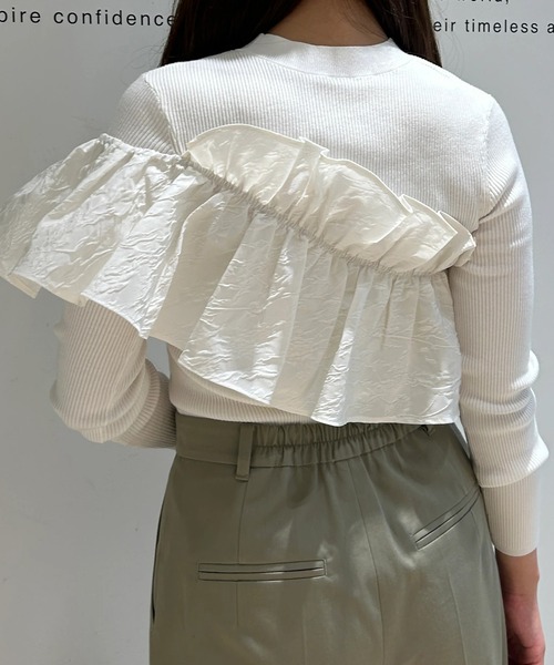 Mystrada（マイストラーダ）の「長袖アシメフリルニット（ニット/セーター・レディース・ホワイト/ブラック/グレー・38）」の6枚目の写真