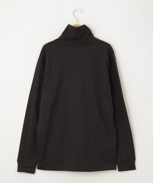 &Bridge(アンドブリッジ)の「charee braver(チャーリーブレイバー) 綿ハイネックプルオーバー(Tシャツ/カットソー・メンズ・ベージュ/チャコールグレー・03/02)」の5枚目の写真
