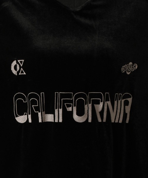 FOREVER 21（フォーエバー トゥエンティーワン）の「【2024FW】ベロアゲームシャツ（Tシャツ/カットソー・レディース・ブラック/ブルー/ブラウン・FREE）」の14枚目の写真