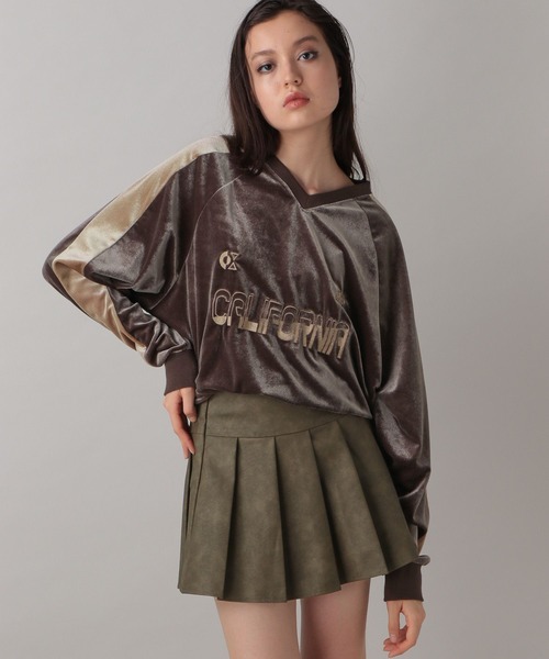 FOREVER 21（フォーエバー トゥエンティーワン）の「【2024FW】ベロアゲームシャツ（Tシャツ/カットソー・レディース・ブラック/ブルー/ブラウン・FREE）」の6枚目の写真