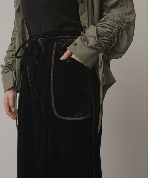 Solace（ソレイス）の「パイピングベロアパンツ（その他パンツ・レディース・ブラック/ブラウン・FREE）」の2枚目の写真