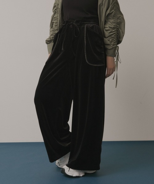 Solace（ソレイス）の「パイピングベロアパンツ（その他パンツ・レディース・ブラック/ブラウン・FREE）」の6枚目の写真