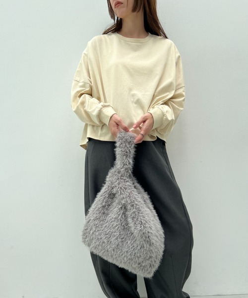 y/m（イム）の「2WAYもこもこBAG（ショルダーバッグ・レディース・グレー・FREE）」の8枚目の写真