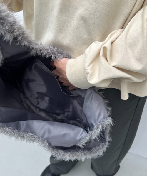 y/m（イム）の「2WAYもこもこBAG（ショルダーバッグ・レディース・グレー・FREE）」の20枚目の写真