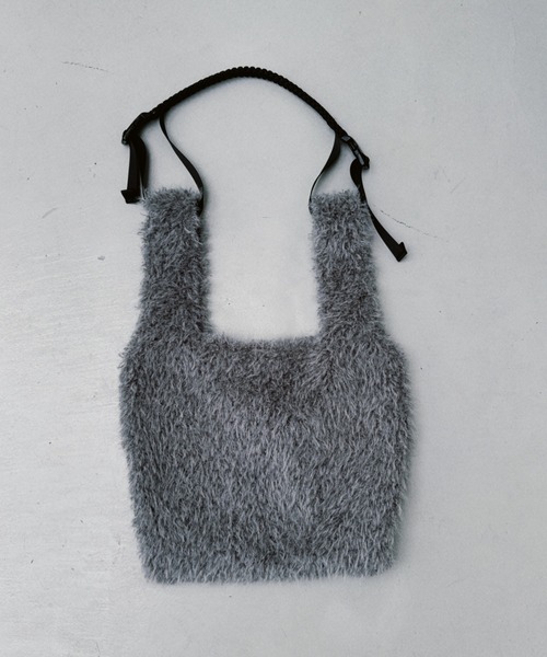 y/m（イム）の「2WAYもこもこBAG（ショルダーバッグ・レディース・グレー・FREE）」の13枚目の写真