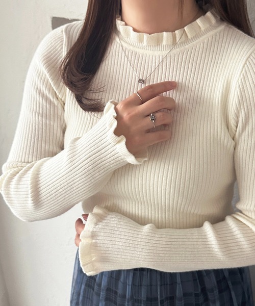 apres jour(アプレジュール)の「フリルネックリブニット【ZOZOTOWN限定アイテム】(ニット/セーター・レディース・グレイッシュベージュ/ブラック/ピンクベージュ/ボルドー/ホワイト・フリー)」の1枚目の写真