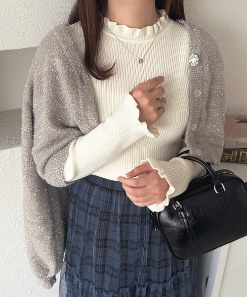 apres jour(アプレジュール)の「フリルネックリブニット【ZOZOTOWN限定アイテム】(ニット/セーター・レディース・グレイッシュベージュ/ブラック/ピンクベージュ/ボルドー/ホワイト・フリー)」の7枚目の写真