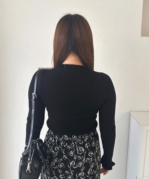 apres jour(アプレジュール)の「フリルネックリブニット【ZOZOTOWN限定アイテム】(ニット/セーター・レディース・グレイッシュベージュ/ブラック/ピンクベージュ/ボルドー/ホワイト・フリー)」の18枚目の写真