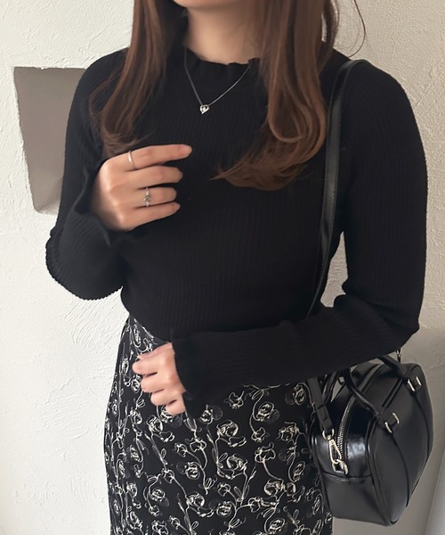 apres jour(アプレジュール)の「フリルネックリブニット【ZOZOTOWN限定アイテム】(ニット/セーター・レディース・グレイッシュベージュ/ブラック/ピンクベージュ/ボルドー/ホワイト・フリー)」の15枚目の写真