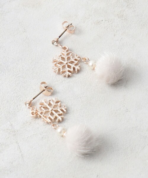 grove（グローブ）の「雪の結晶モチーフフロッキーピアス（ピアス（両耳用）・レディース・ライトベージュ/アイボリー/グレー・00）」の2枚目の写真