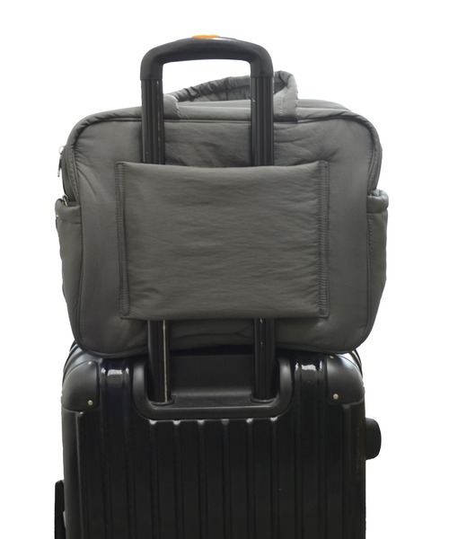 ALTROSE（アルトローズ）の「ボストン ボストンバッグ キルト スクエア キャリーオン 中綿 トラベル エンティ（ボストンバッグ・レディース・グレー/ブラック/グレイッシュベージュ・FREE）」の10枚目の写真